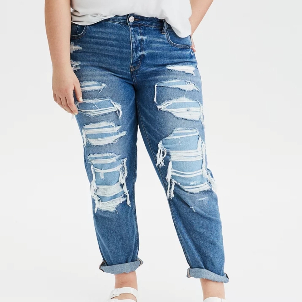 American Eagle Tomgirl Distressed Jeans Blue Size 8
